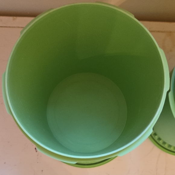 Tupperware Green Food Storage Containers Set - Picture 6 of 13